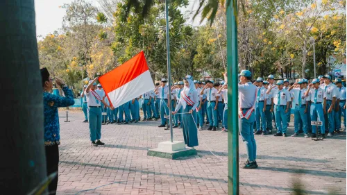 PERINGATI HARI JADI KE-81 PROVINSI JAWA TIMUR, SMEKDA APRESIASI SISWA BERPRESTASI